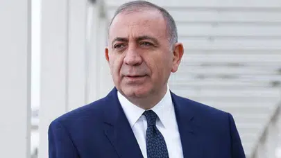 Gürsel Tekin'in CHP İstanbul İl Başkanlığı görevi sona erdi