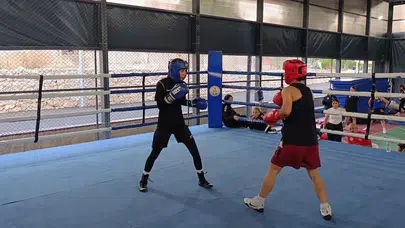Genç Kadınlar Boks Milli Takımı Kozan'da kampa girdi
