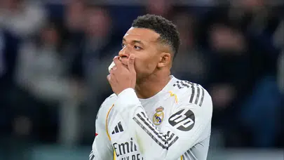 Kylian Mbappe'den kötü haber! Sakatlığı nedeniyle sahalardan iki hafta uzak kalacak