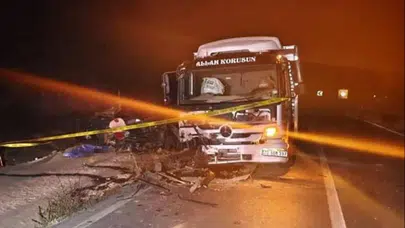 Konya'da otomobil ile kamyon çarpıştı : 16 yaşındaki çocuk öldü