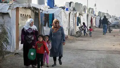 Lübnan’da yaklaşık 100 Suriyeli daha ülkesine döndü