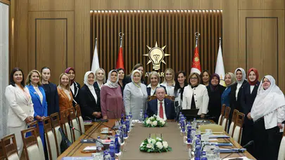 Cumhurbaşkanı Erdoğan partisinin kadın belediye başkanları ile bir araya geldi