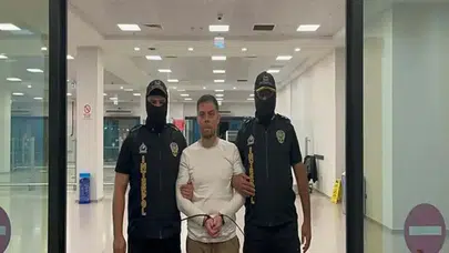 Kırmızı bültenle aranan suç örgütü elebaşı Serkan Kurtuluş hakim karşısında