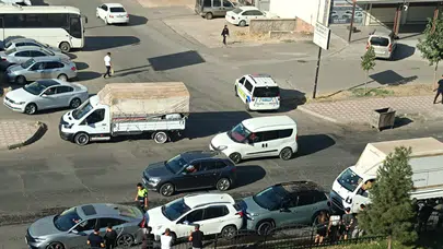 Batman'da zincirleme kaza : 4 araç birbirine çarptı
