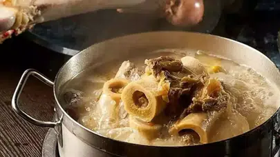 Kış Aylarında Sağlığınızı Koruyacak Kemik Suyu Çorbası Nasıl Yapılır?