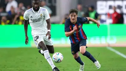 El Clasico heyecanı Süper Kupa finalinde Barcelona ile Real Madrid karşı karşıya geliyor!