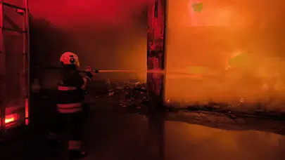 İskenderun'da metruk bir binada çıkan yangın nasıl kontrol altına alındı?