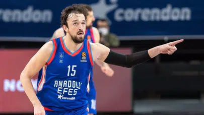 Mehmet Emin Karamehmet kimdir ve iş dünyasındaki etkisi nedir?