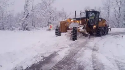 Ardahan'da Kardan Kapalı 45 Köy Yolu Nasıl Ulaşıma Açıldı?
