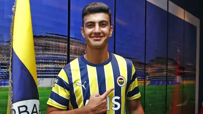 Fenerbahçe’nin genç stoperi Yiğit Efe Demir kimdir ve hangi özellikleriyle dikkat çekiyor?