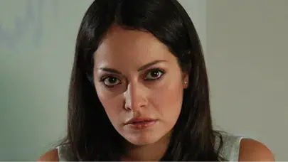 Kıskanmak dizisinde Defne karakterini canlandıran Sezin Akbaşoğulları kimdir?