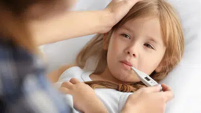 Çocuklarda Ateş Ne Zaman Tehlikeli Hale Gelir? Uzmanından Ailelere Önemli Uyarılar