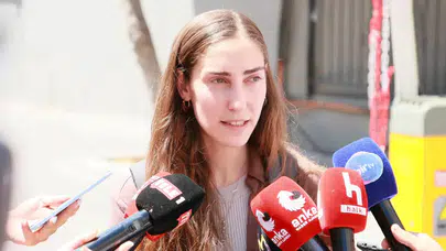 Defne Soyer Kimdir? Tunç Soyer'in Kızı Olarak Hayatı ve Kariyeri Nasıldır?