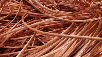 Bakır fiyatları neden rekor seviyelere ulaşıyor ve bu durum piyasalara nasıl yansıyor?