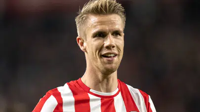 Kristoffer Ajer kimdir ve futbol kariyerinde hangi önemli aşamalardan geçti?