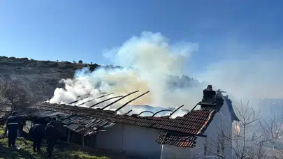 Uşak’ta ev yangını faciası: 87 yaşındaki yaşlı adam hayatını kaybetti