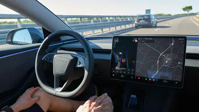 Tesla, tam otonom sürüș sisteminde çukurlardan kaçınma ve navigasyon sorunlarını nasıl giderecek?