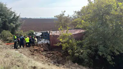 Bursa'da kontrolden çıkan TIR, tarlaya uçtu: Bir yaralı