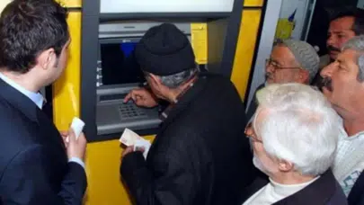 ATM'den para çeken emekliler dikkat: Yeni düzen ile paranız yanmasın!