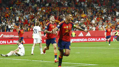 İspanya, Çekya'yı 3-1 geçerek liderliğini sürdürdü