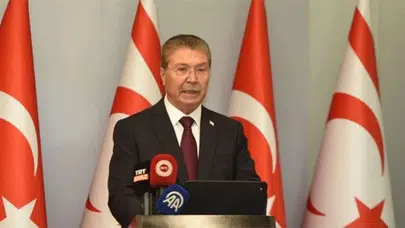 Ünal Üstel kimdir, kaç yaşında, aslen nereli, eşi kim, kaç çocuğu var, hangi ülkenin başbakanı?