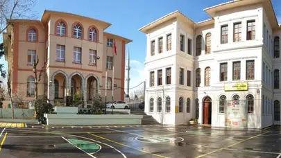 Fransa'da lise öğrencilerinin protestoları devam ediyor