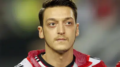 Mesut Özil oyuncağını satışa çıkardı : Fiyatı belli oldu