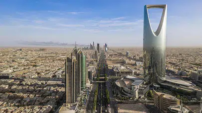 Suudi Arabistan’ın başkenti Riyad’da peş peşe patlamalar