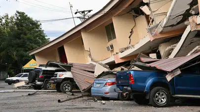 Panama'da 7,7 Büyüklüğündeki Deprem: Yollar Çöktü ve Öğrenciler Yaralandı