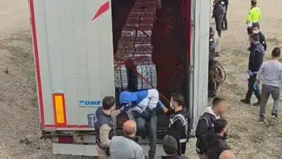 Gelibolu'da tır dorsesine gizlenen 5 kaçak göçmen nasıl yakalandı ?