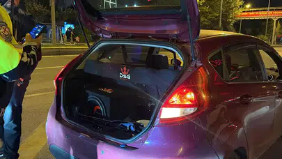 Yüksek ses sistemi bulunan otomobile 24 bin lira ceza uygulandı