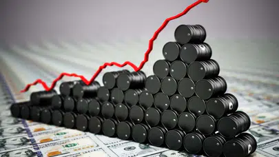 Hürmüz saldırıları ve kasırganın üretimi tehdit etmesi petrol fiyatlarını yükseltiyor