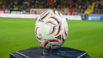Süper Lig'de 8. Haftanın Programı Açıklandı: Trabzonspor-Beşiktaş Maçı Ne Zaman Oynanacak?