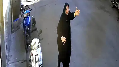 Adana'da Kapkaç Anı Güvenlik Kameralarına Yansıdı