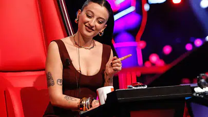 Melike Şahin bebeğini kucağına aldı