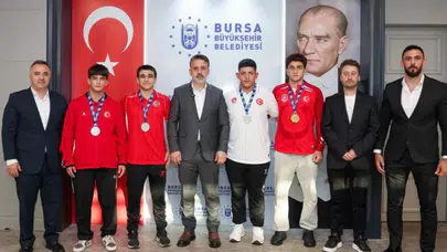 Bursa Büyükşehir Belediye Başkan Vekili Biba, Bursa’nın gururu güreşçileri ağırladı