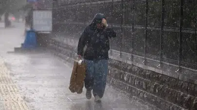 Meteoroloji Genel Müdürlüğü'nden Kuvvetli Sağanak İçin Uyarı: Hangi İllerde Turuncu ve Sarı Kod Verildi ?