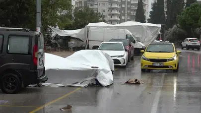 Antalya'da Şiddetli Fırtına Semt Pazarını Birbirine Kattı