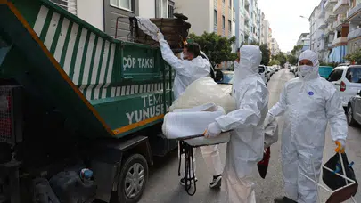 Manisa Yunusemre'de Çöp Ev Temizlendi: 6 Kamyon Atık Çıkarıldı