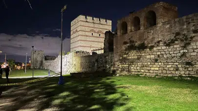 Zeytinburnu’nda surların önünde erkek cesedi bulundu