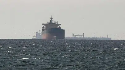 Hürmüz Boğazı'nda Konteyner Gemisi Mayına Çarptı