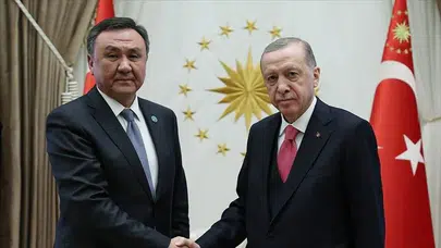 Cumhurbaşkanı Erdoğan'dan Ömüraliyev'e Külliye'de Kabul