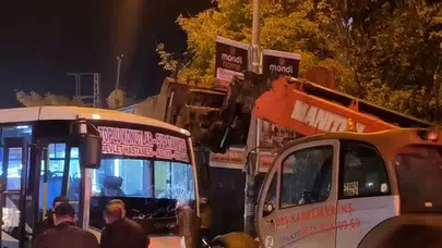 Kars'ta Kontrolden Çıkan Halk Otobüsü İş Makinesine Çarptı