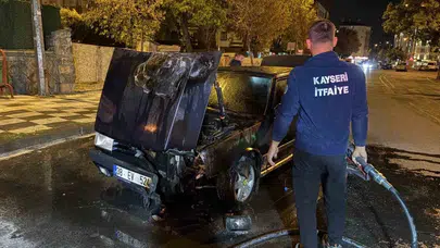 Kayseri'de Seyir Halindeki Otomobil Alevlere Teslim Oldu