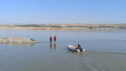 Serinlemek için çaya giren genç boğuldu