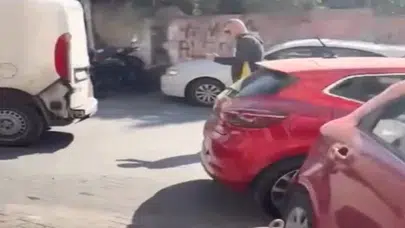 Beyoğlu'ndaki Yol Verme Kavgası Sosyal Medyayı Salladı
