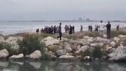 Mersin’de denize giren gençlerden biri boğuldu