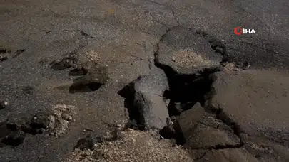 Adıyaman Besni'de Şiddetli Sağanak: Yollar Çöktü