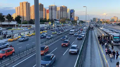 İstanbul trafiğinde rahatlama : Yoğunluk yüzde 54'e geriledi