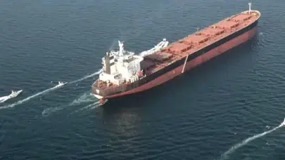 Hürmüz Boğazı'nda tanker alarmı : İran, deniz mayınına çarptığını açıkladı